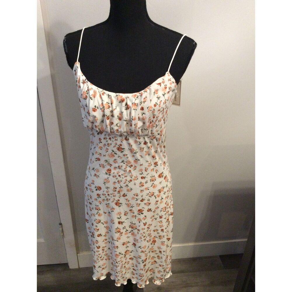 New NWT Floral ribbed Spaghetti Strap Ruffled Hem Size XL